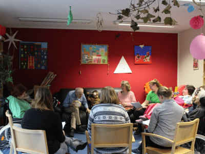 kinderprojekt_tagesmutter_meets_tagesstruktur_gruppenbild_von_hinten_compressed
