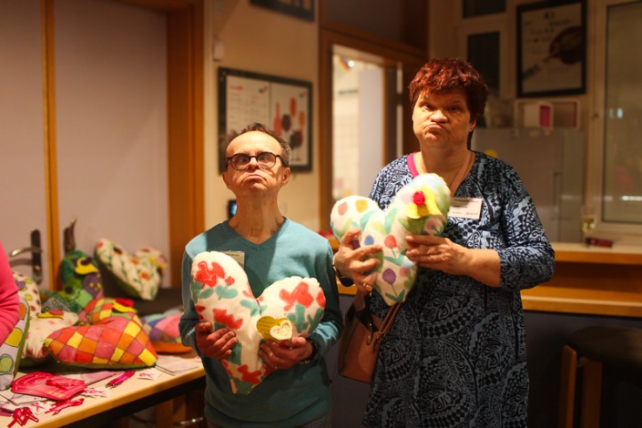 vernissage_eschborner_hingucker_herzkissen_07112025-19