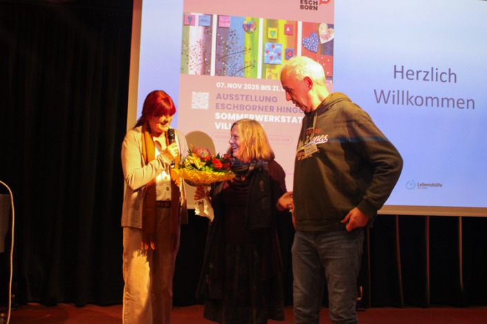 vernissage_eschborner_hingucker_herzkissen_07112025-30