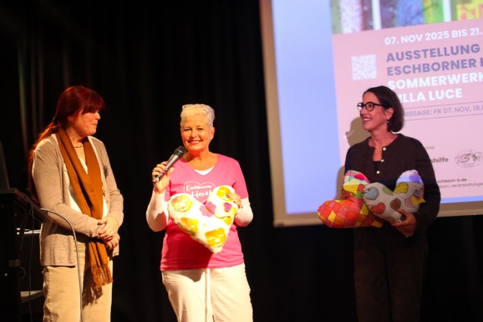 vernissage_eschborner_hingucker_herzkissen_07112025-32